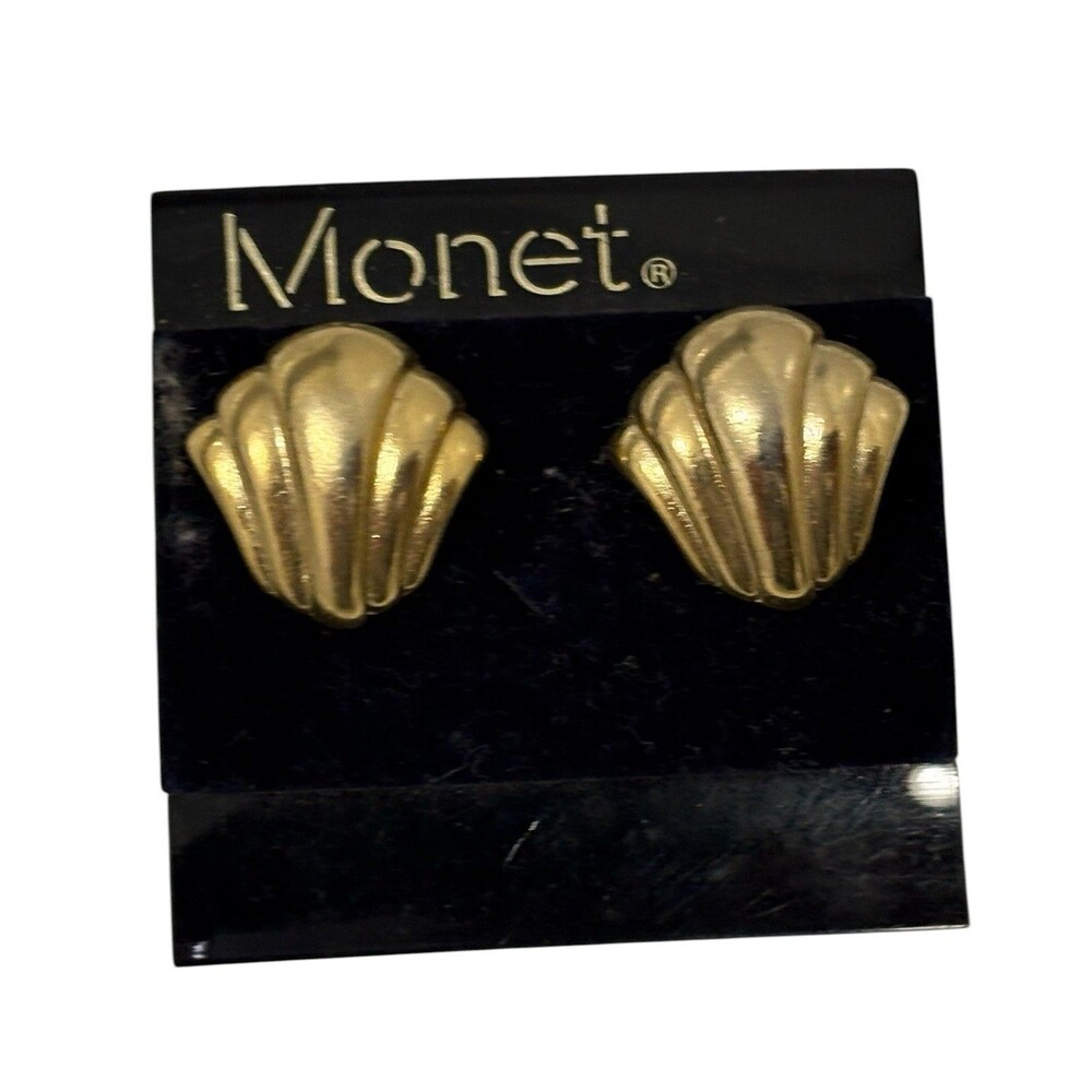 Monet Gold Tone Ribbed Shell Asymmetrical Stud Earrings Metal Fashion Jewelry